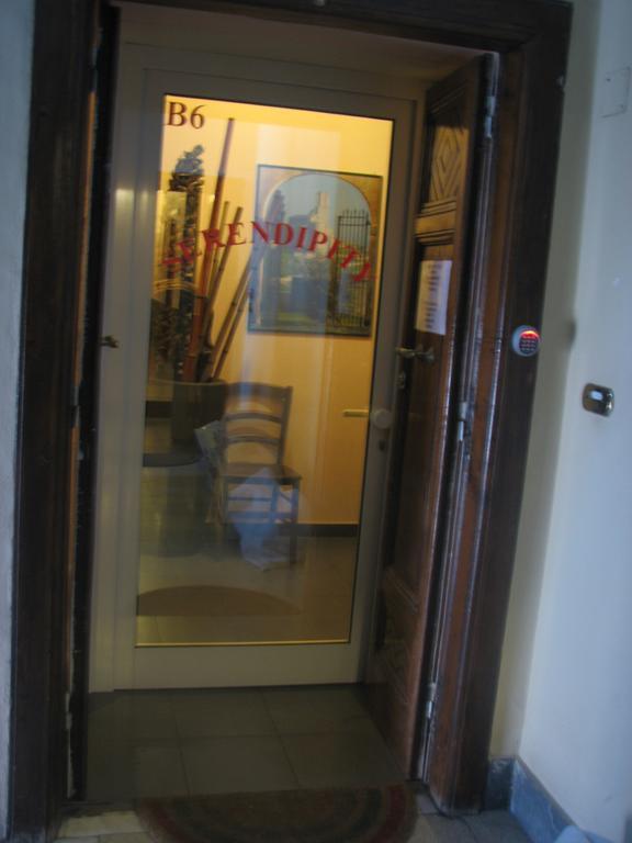 Serendipity Rome Room photo